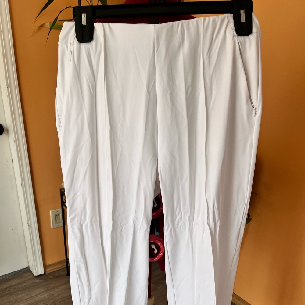 Casual style elastic white pants. Size L